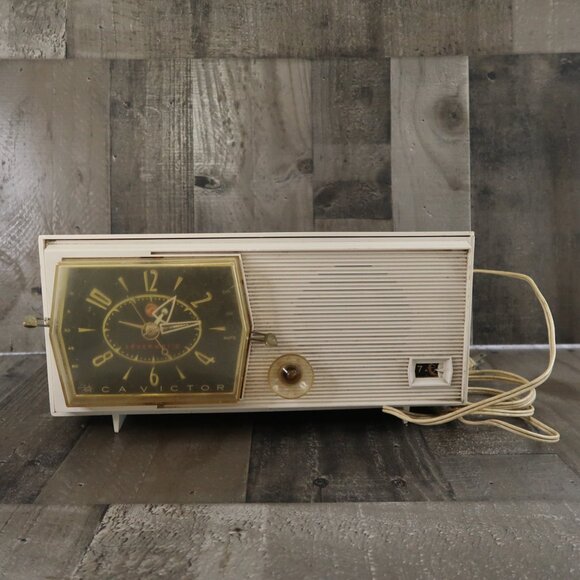 Vintage 1959 RCA VICTOR LEVERMATIC CLOCK RADIO #C-2E MCM - Picture 3 of 10